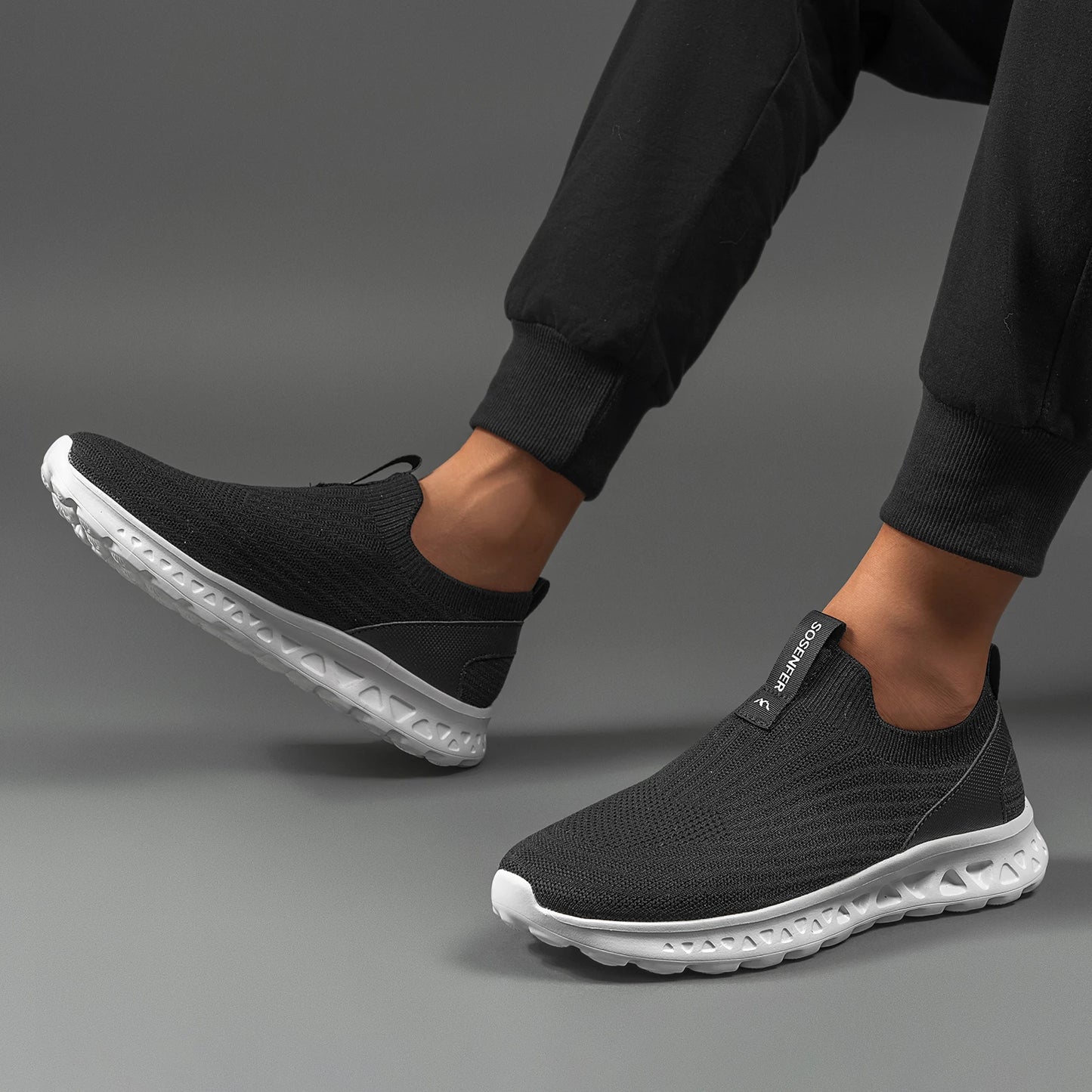 Men Walking Shoes Casual Breathable Slip On Sneakers Man Outdoor Soft Lightweight Black