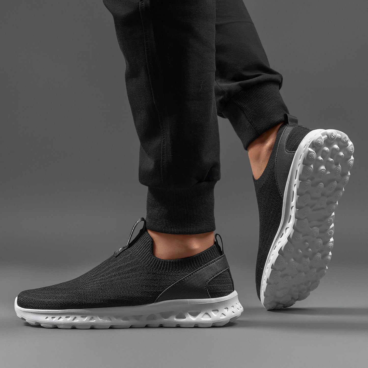 Men Walking Shoes Casual Breathable Slip On Sneakers Man Outdoor Soft Lightweight Black