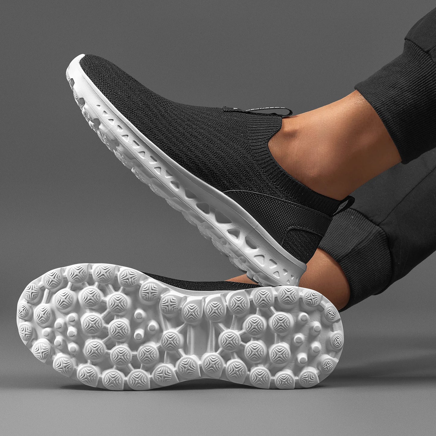 Men Walking Shoes Casual Breathable Slip On Sneakers Man Outdoor Soft Lightweight Black